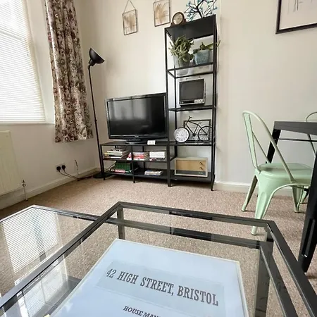 Located Two Bedroom Bristol