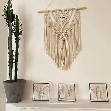 Located Two Bedroom Apartment Bristol