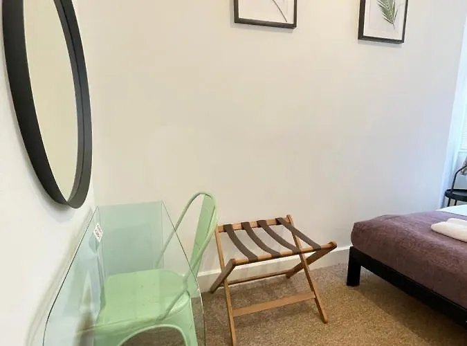 Lejlighed Located Two Bedroom *