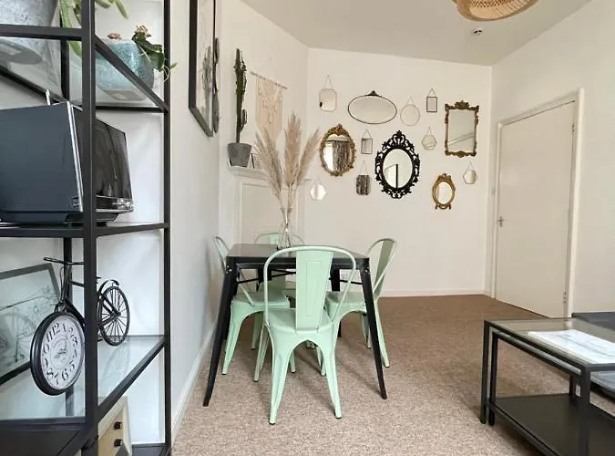 Located Two Bedroom Lejlighed