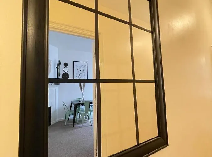 Апартаменти Located Two Bedroom